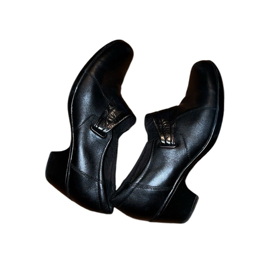 Clarks Black Leather Booties Size 10 M - Picture 4 of 5